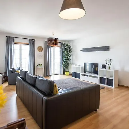 Private Rooms In Shared Apartment *